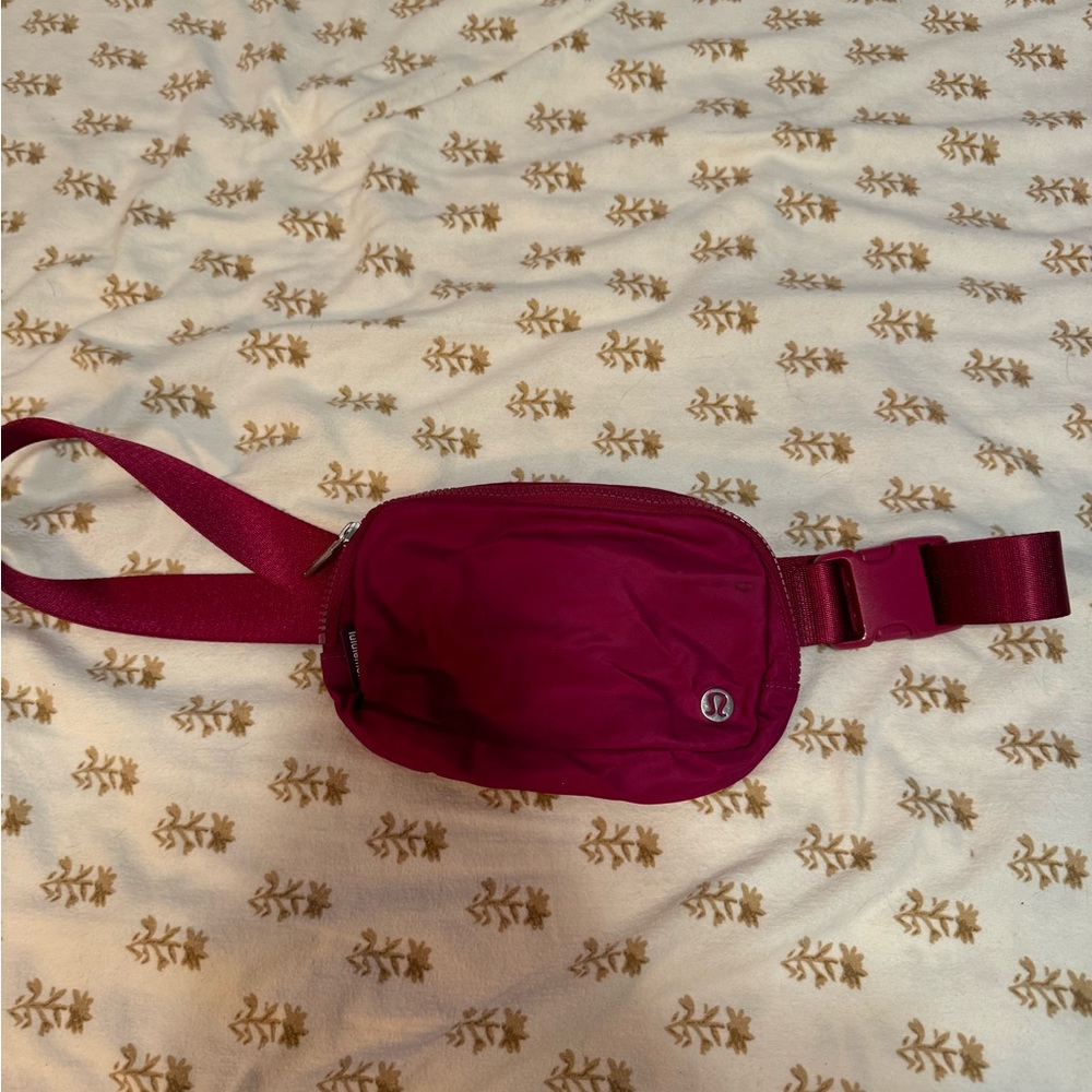 Belt bag never used